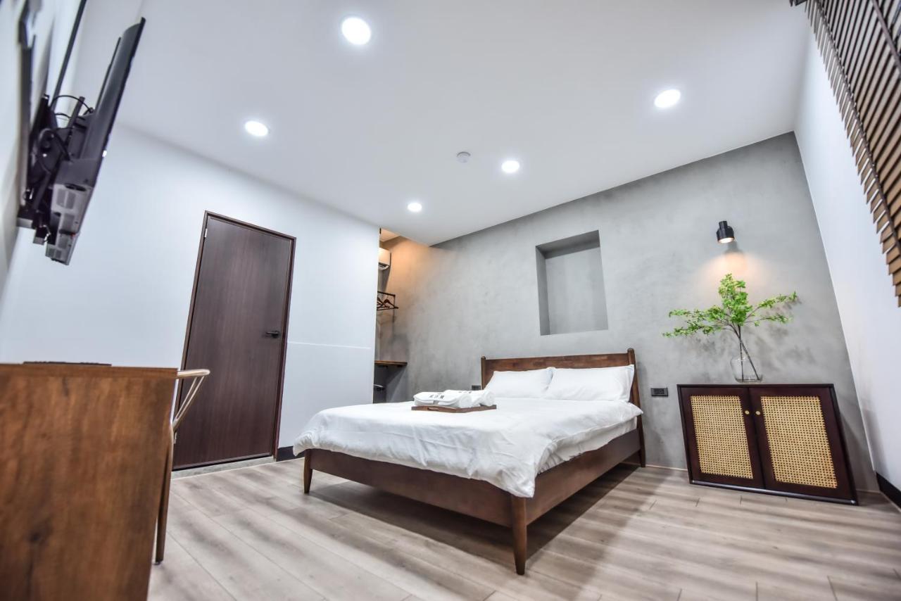 Eryang Homestay Tainan Exterior photo