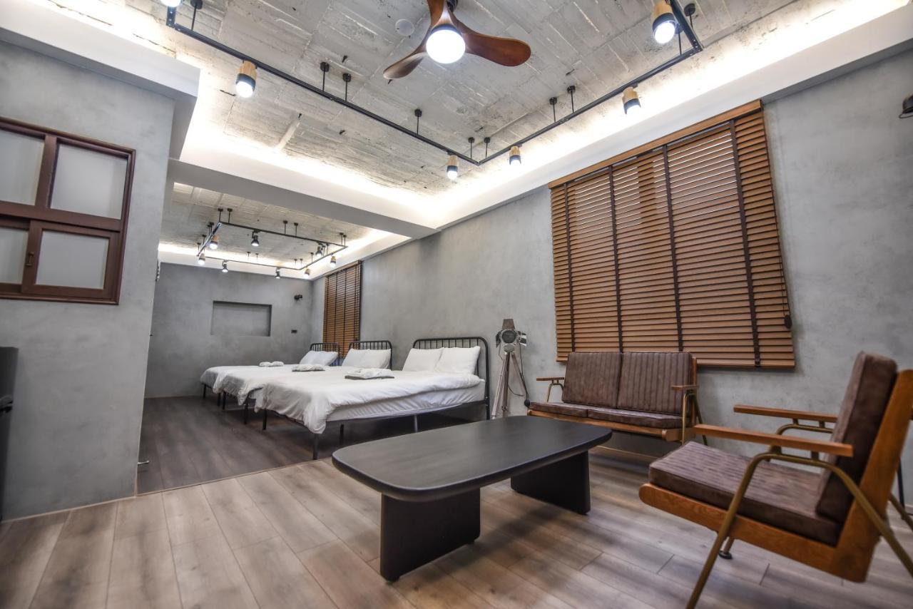 Eryang Homestay Tainan Exterior photo