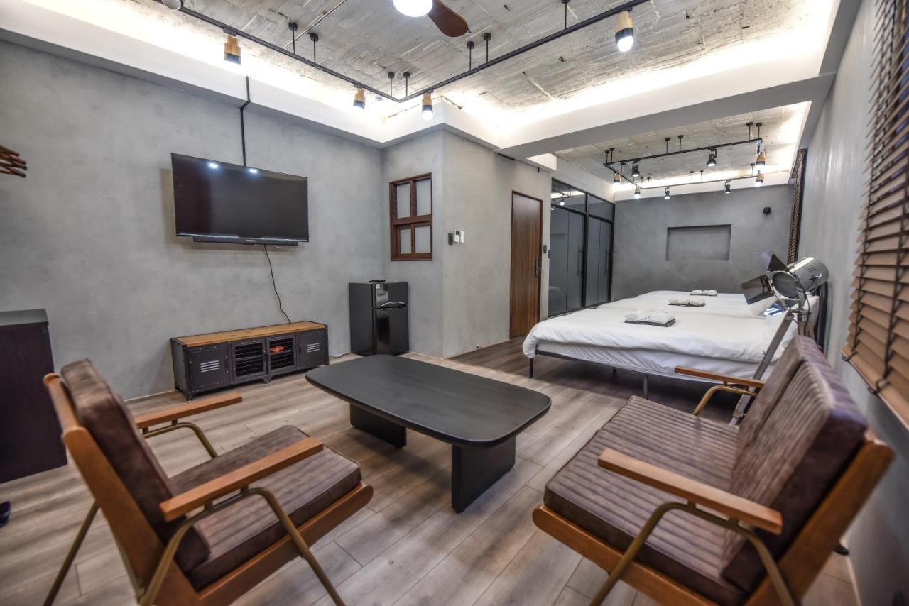 Eryang Homestay Tainan Exterior photo